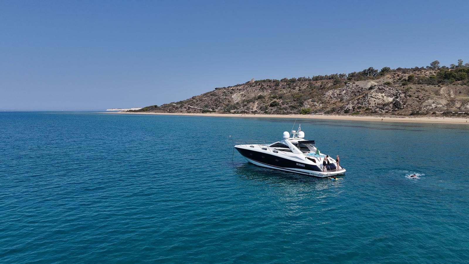 Yacht Sealosophy (1)