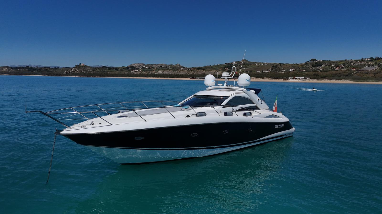 yacht 10 persone