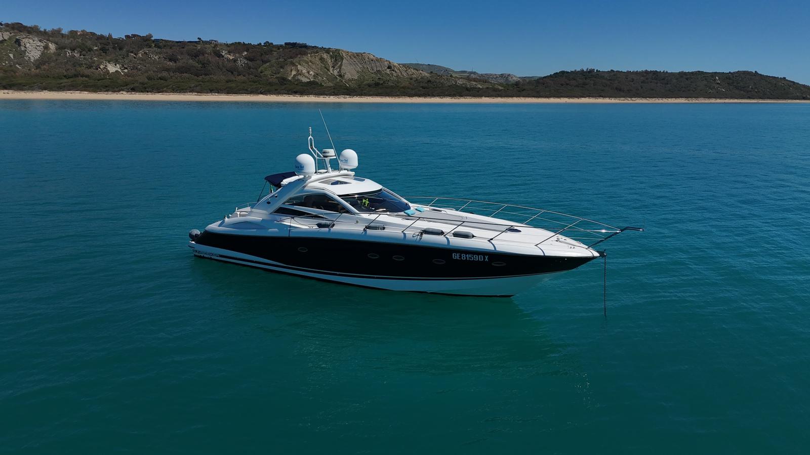 yacht 10 persone