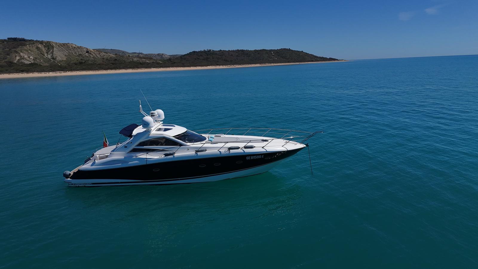 yacht 10 persone