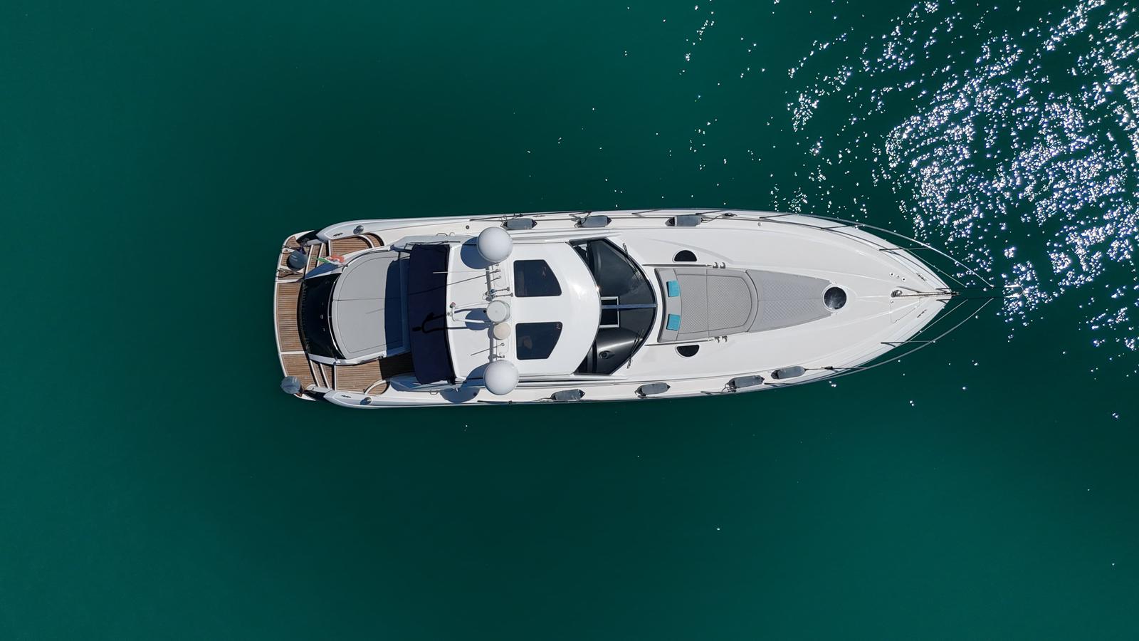 yacht 10 persone